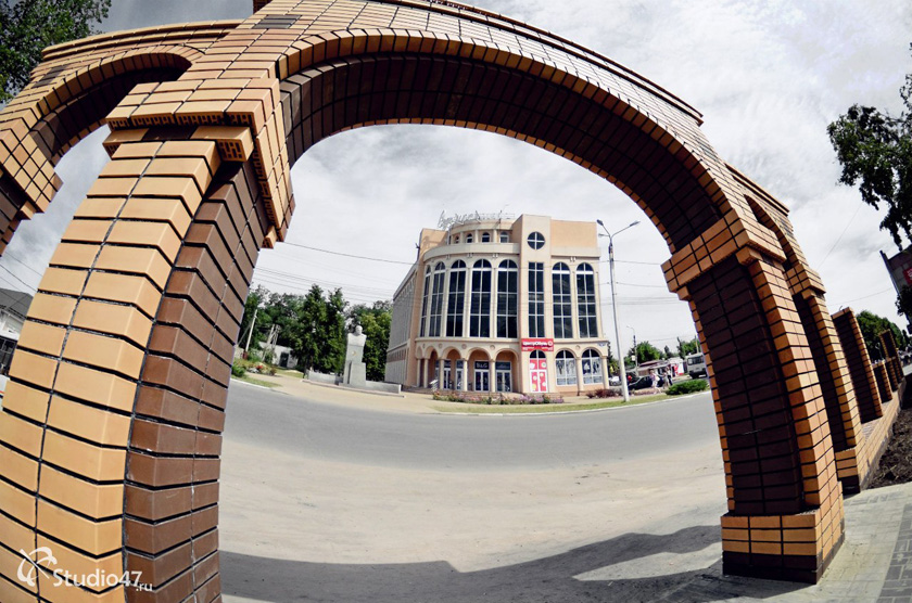 Входная арка в сквер Борисоглебска
