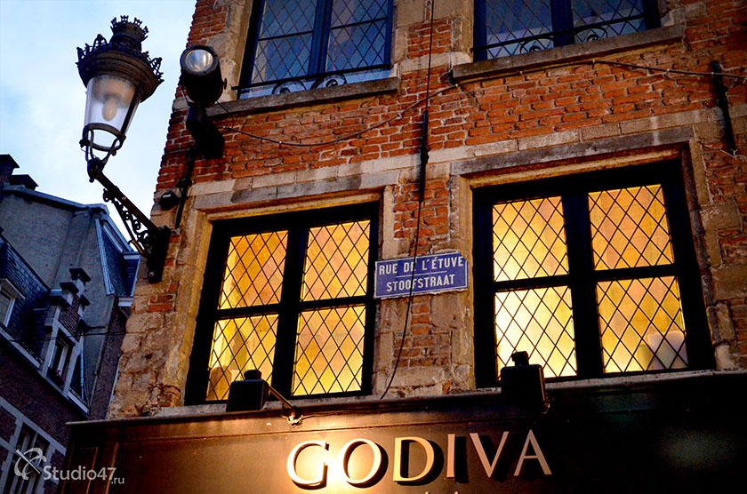 Магазин шоколада GODIVA в Брюсселе