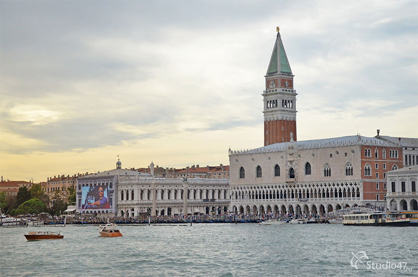 Дворец дожей в Венеции - фото с катера